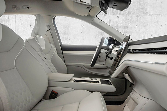 Volvo EX90 29 of 29