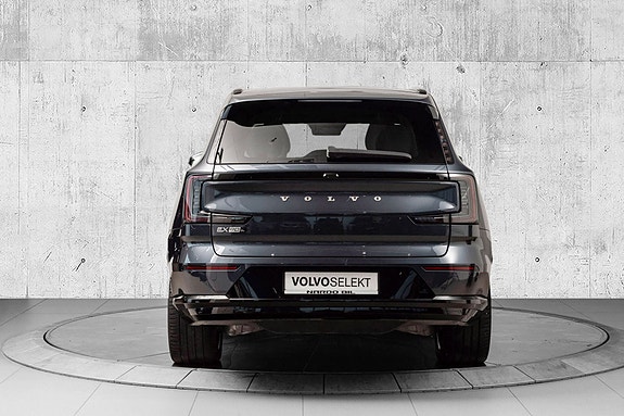 Volvo EX90 9 of 29