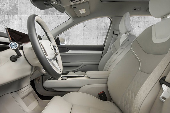 Volvo EX90 13 of 29