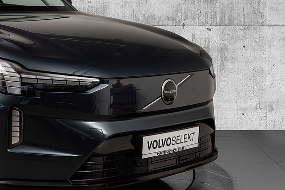 Volvo EX90 3 of 29