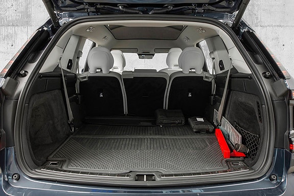 Volvo EX90 27 of 29