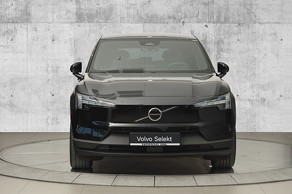 Volvo EX30 2 of 22