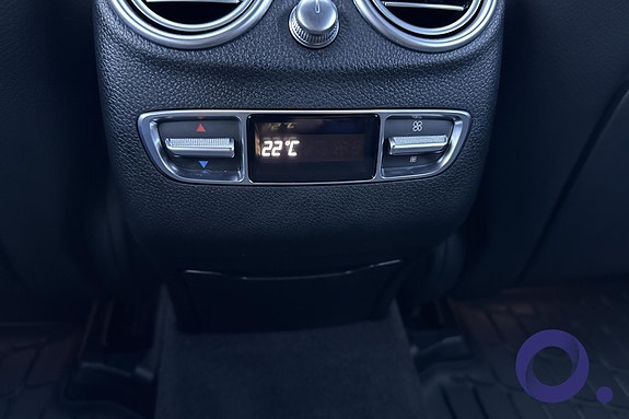 Mercedes-Benz EQC400 15 of 30