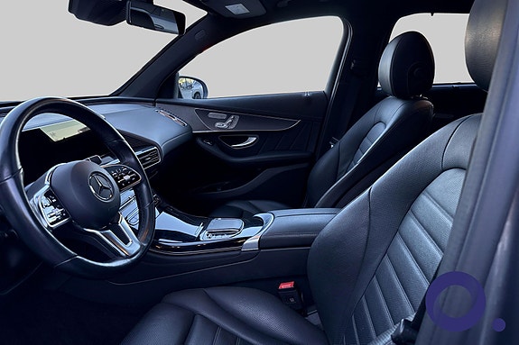 Mercedes-Benz EQC400 12 of 30