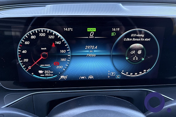 Mercedes-Benz EQC400 18 of 30
