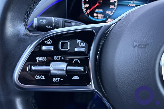 Mercedes-Benz EQC400 28 of 30
