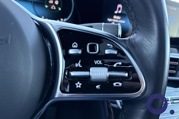 Mercedes-Benz EQC400 29 of 30