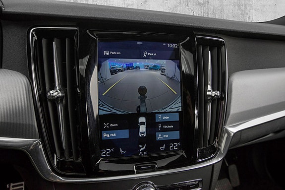 Volvo S90 16 of 27