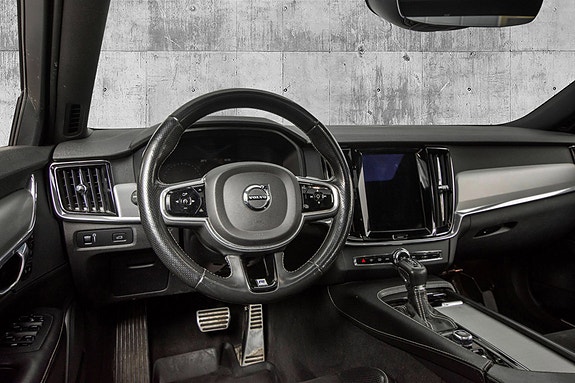 Volvo S90 22 of 27