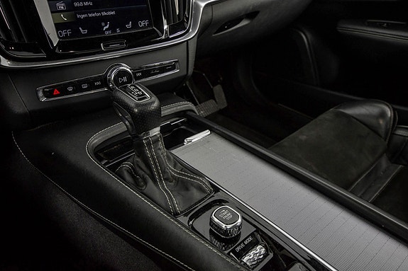 Volvo S90 18 of 27