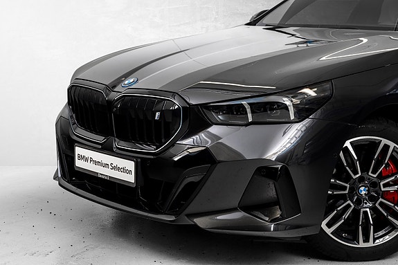 BMW i5 2 of 30