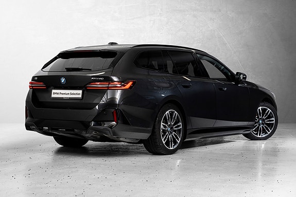 BMW i5 6 of 30