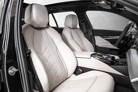 BMW i5 20 of 30
