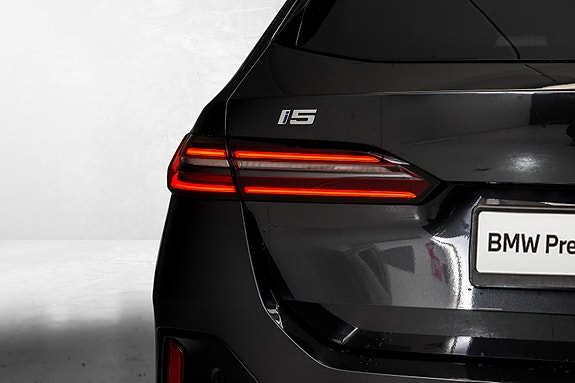BMW i5 9 of 30