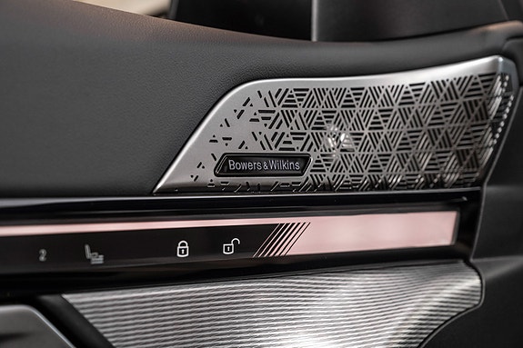 BMW i5 16 of 30