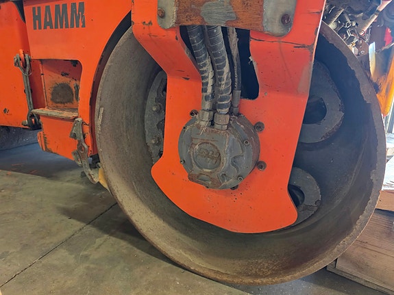 Hamm HD10 VV - Tandemvals 8 of 17