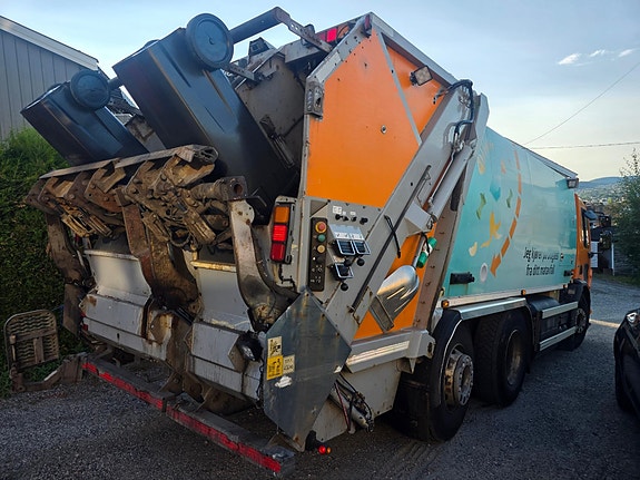 Volvo FE 320 6x2 komprimatorbil - NTM - 2 kammer - CNG 3 of 12