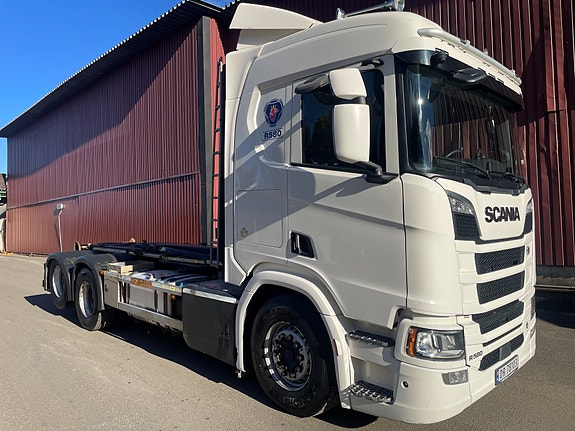 Scania R 580 B6x2NB 2 of 16