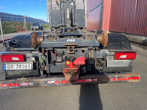 Scania R 580 B6x2NB 5 of 16