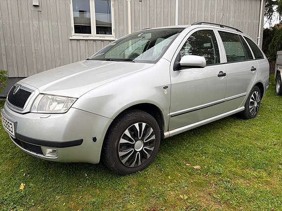 Skoda Fabia 2 of 6