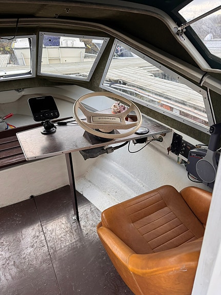 Mørebas 6100 Cabin – Yamaha 70 hk – 155 timer – henger - kartplotter 6 of 10