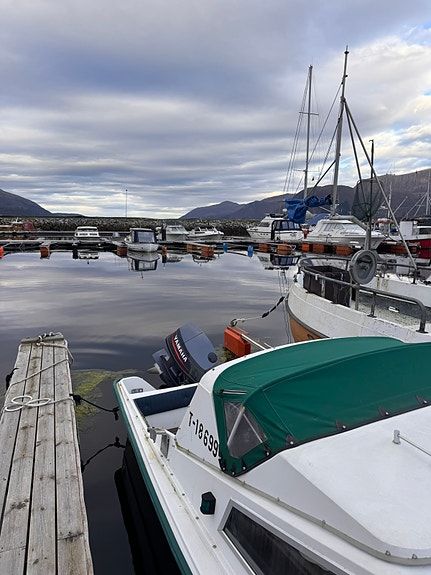 Mørebas 6100 Cabin – Yamaha 70 hk – 155 timer – henger - kartplotter 3 of 10
