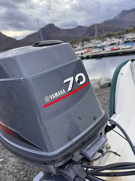 Mørebas 6100 Cabin – Yamaha 70 hk – 155 timer – henger - kartplotter 9 of 10