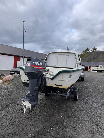 Mørebas 6100 Cabin – Yamaha 70 hk – 155 timer – henger - kartplotter 8 of 10