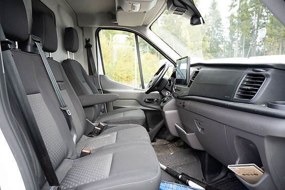 Ford Transit 23 of 27