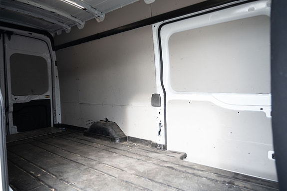 Ford Transit 21 of 27