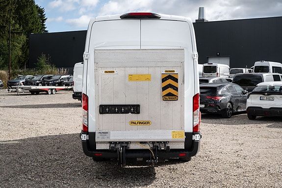 Ford Transit 7 of 27