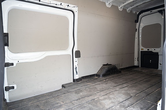 Ford Transit 20 of 27