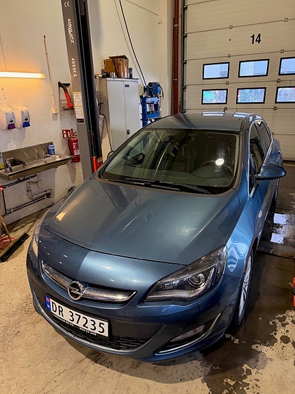 Opel Astra 4 of 30