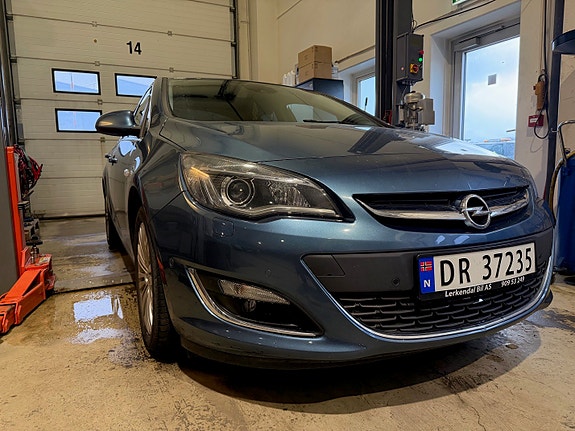 Opel Astra 2 of 30