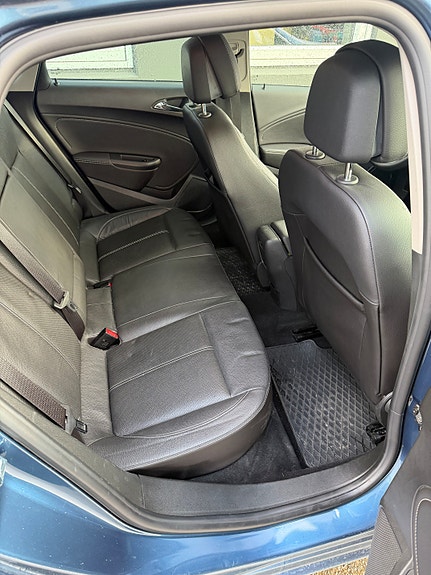 Opel Astra 16 of 30