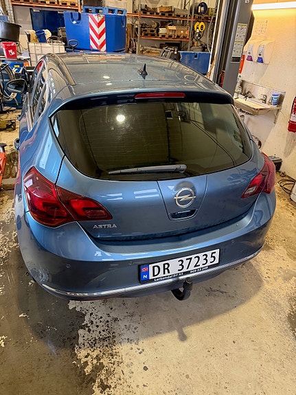 Opel Astra 9 of 30