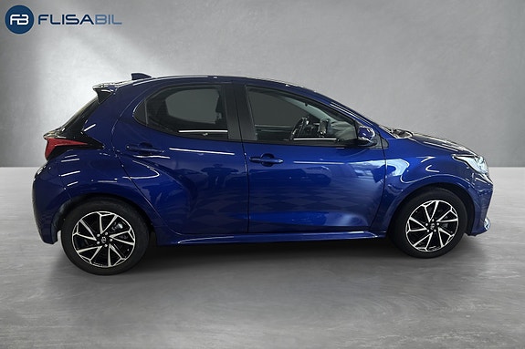 Toyota Yaris 9 of 30