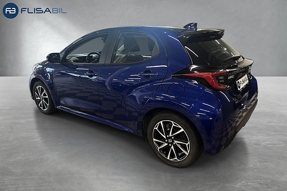 Toyota Yaris 4 of 30