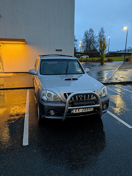 Hyundai Terracan 2 of 4