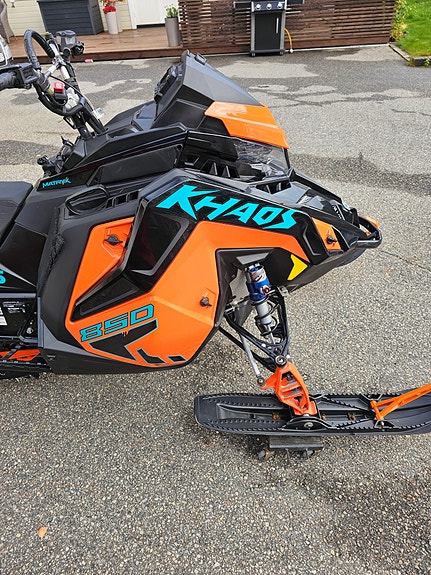 Polaris 850 RMK Khaos 155" Slash 20 of 30