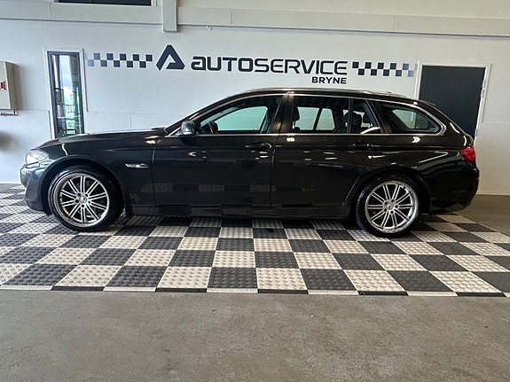 BMW 525d 2 of 15