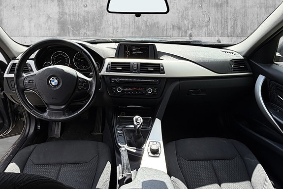BMW 316d 19 of 29