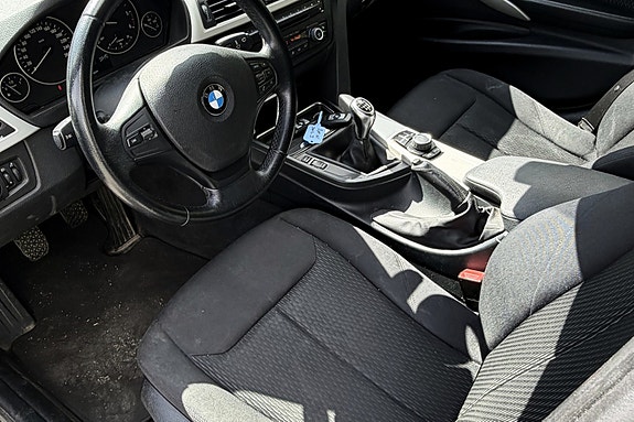 BMW 316d 24 of 29
