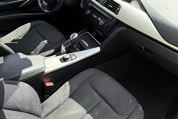 BMW 316d 25 of 29