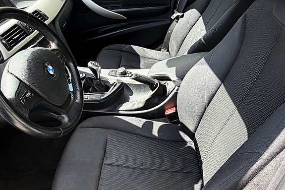 BMW 316d 23 of 29