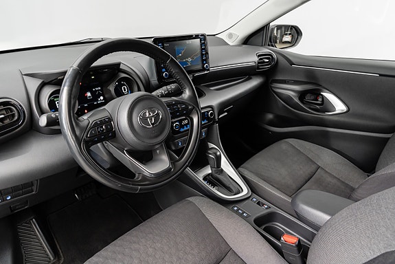 Toyota Yaris 13 of 30