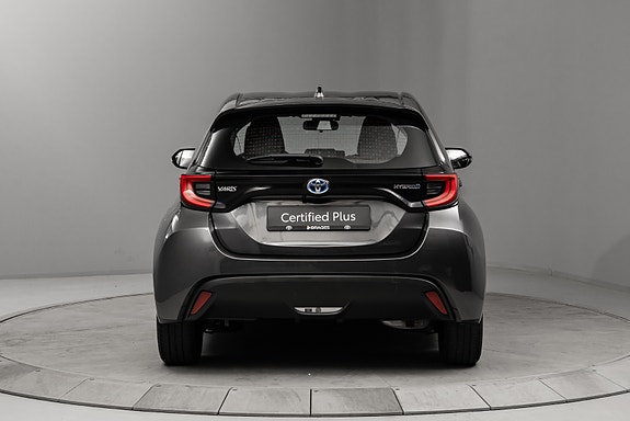 Toyota Yaris 3 of 30