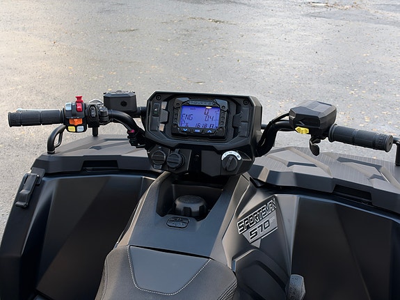 Polaris Sportsman 570 EPS - Black Edition - Winter Pack! 6 of 9