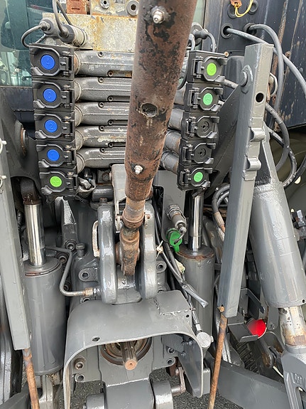 Valtra N163 6 of 8