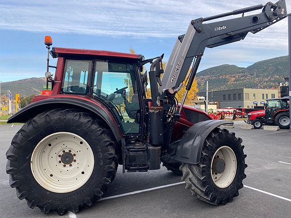 Valtra N163 4 of 8